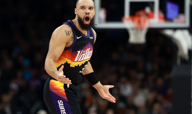 开云官方-挺身而出！狄龙内外开花连投带罚独得11分 帮助太阳苦苦支撑