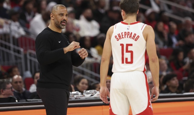 开云官方-乌度卡：我们没让谢泼德或卡佩拉首发 是为了无限换防鹈鹕的阵容