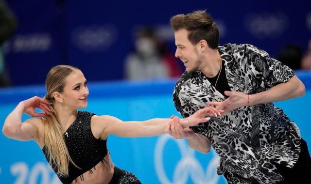 开云-法国冰舞王牌征服俄劲敌：看他们比赛是我们的荣幸