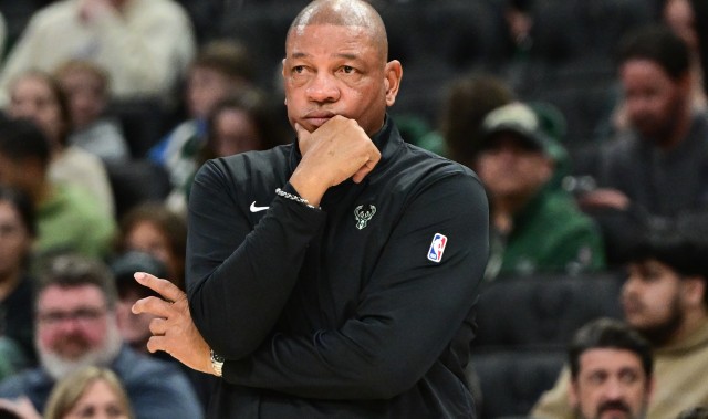 开云官网-Stein：NBA教练圈普遍认为本赛季是里弗斯执教雄鹿的最后一季