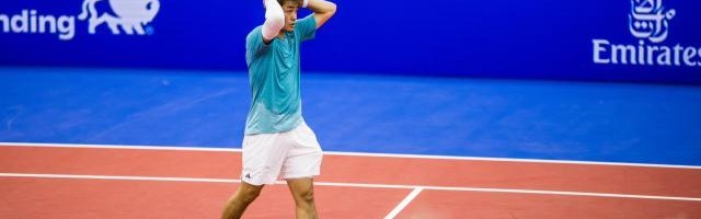 吴易昺郑钦文惊喜“神同步” 中国网球新时代来临？