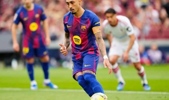 开云-拉菲尼亚单场西甲比赛前21分钟打进两粒点球，为21世纪第一人