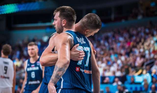 东契奇空砍39分很愤怒！开场两分钟吃技犯无语 自责末节决策错误