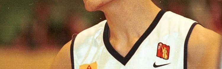 开云网页-2002年的今天：姚明季后赛砍35分24板大号两双 率领上海击败吉林