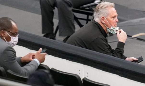 开云官网-绿军防守为何严重下滑？安吉：赛季前球队缺少磨合