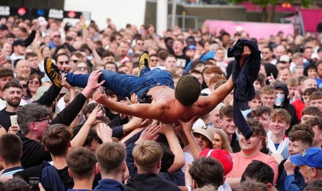 开云网页-王勤伯：足球并不无聊，无聊的是英格兰