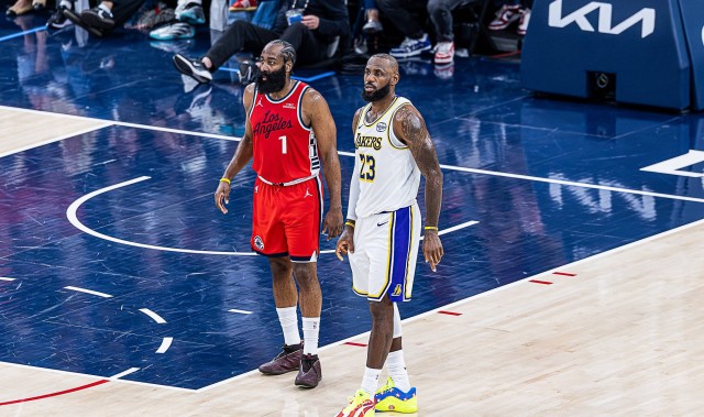 开云-哈登谈生涯持久：詹杜库威我仍能打出高水平 你无法理解这有多难