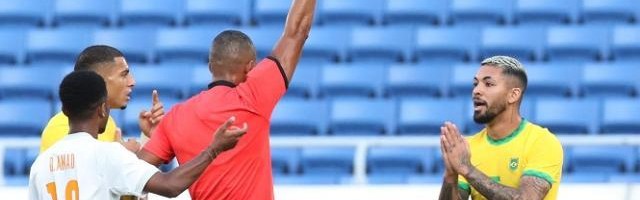 开云APP-第15分钟被罚下 单后腰成问题 巴西没赢因太托大？