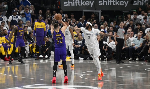 开云APP-交易后浓眉仅打29场&amp;场均20.2+10.8板 东契奇56场&amp;场均30.9+8+8.1