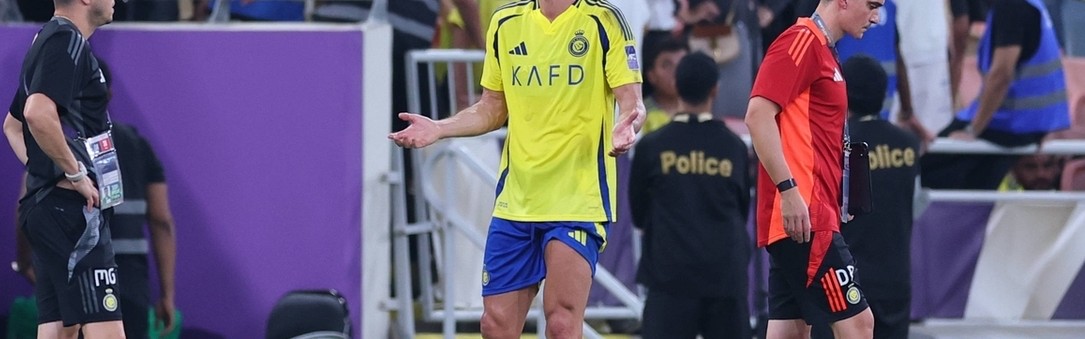 开云官网-英超历史第一射手：C罗拿40万英镑日薪却旷工！掉价啊！