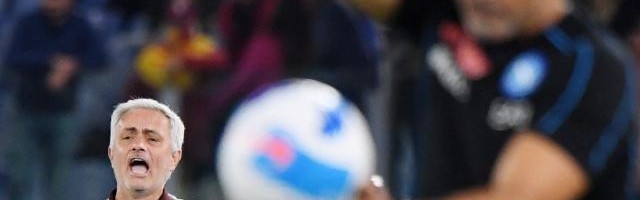 开云下载-穆里尼奥对拿波里罚5将上看台 罗马内鬼已经出现？