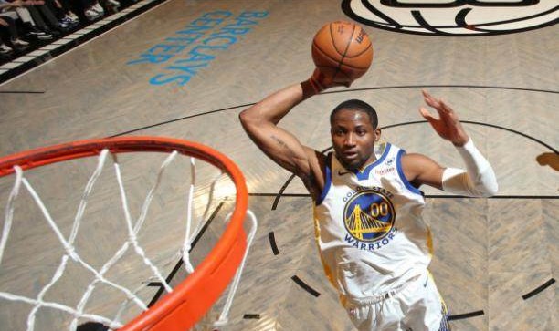 开云官方-冲击亿元肥约！库明加10战9次20+ 变勇士新希望