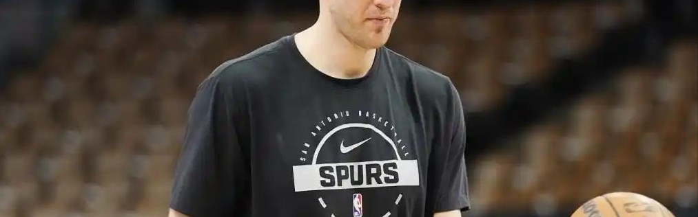 开云-一夜官宣3签1裁：马刺签约21篮板9助攻妖塔，25+10控卫签约步行者