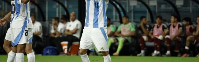 开云官网-梅西缺席为打美职联，斯卡洛尼频变阵型玩什么？