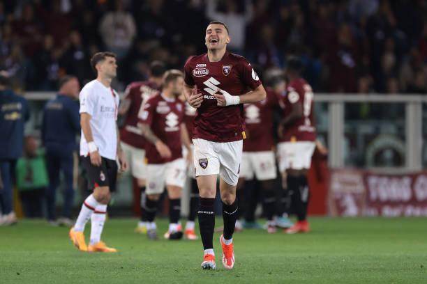 1716078803248026553.jpg 2153587671-612x612.jpg